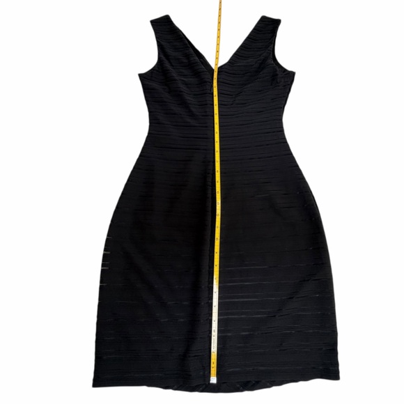 Guess Los Angeles Tonal Chevron V Neck Sheath Little Black Sexy Dress- Size 4 - Picture 11 of 16